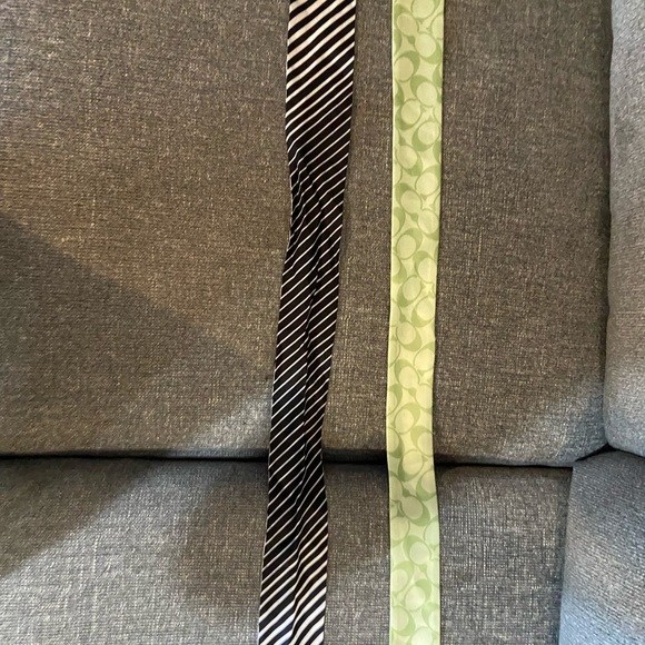 Beautiful Coach Twill Scarf! - Picture 6 of 6